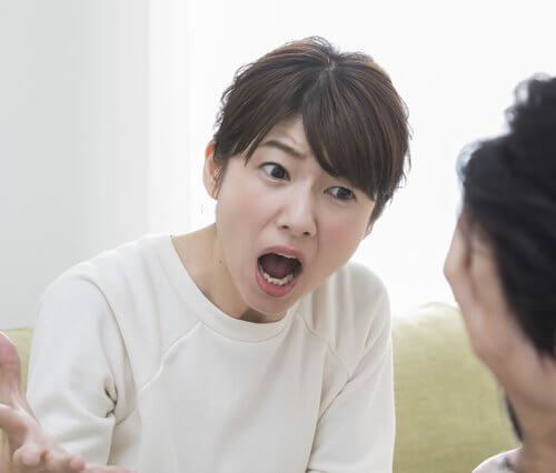 不倫の証拠を夫・妻に提示すべきタイミングとは？