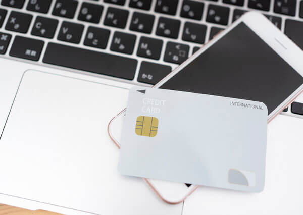 副業詐欺で使ったクレジットカードの支払いを止める方法！悪用されるリスクは？